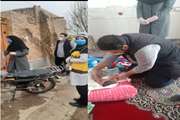 حضور پزشک و ماما و بهورز مرکز ده سلطان در طرح شهيد حاج قاسم سليماني درب منزل نوزاد تازه متولد شده